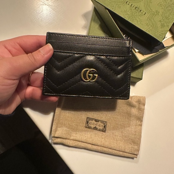 Gucci Black Leather Card Holder with Gold Logo - Picture 1 of 5